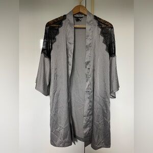 Victorias Secret satin robe houndstooth